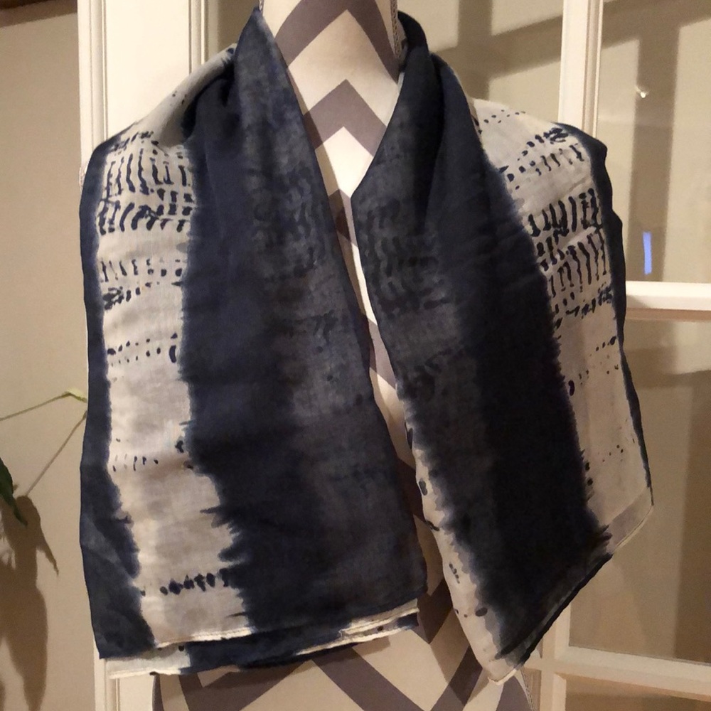Bass Scarf - Picture 2 of 6